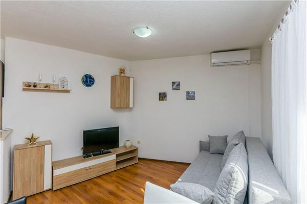 Apartment A1, for 5 persons