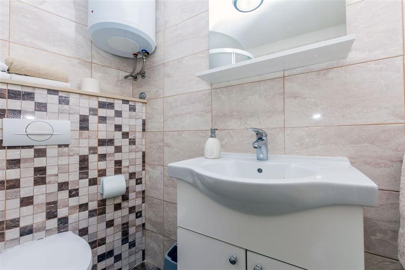 Apartment A1, for 5 persons