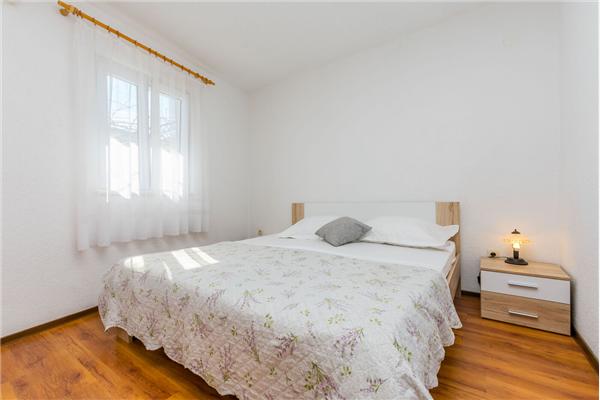 Apartment A1, for 5 persons