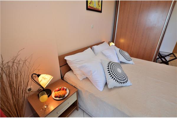 Room S1, for 2 persons