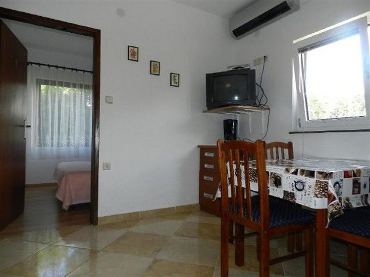 Apartment A6, for 5 persons
