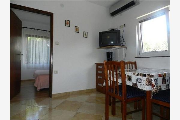 Apartment A6, for 5 persons