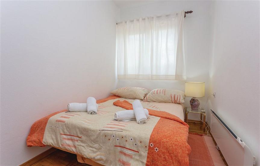 House K1, for 10 persons