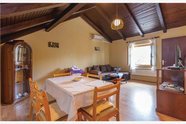 House K1, for 10 persons