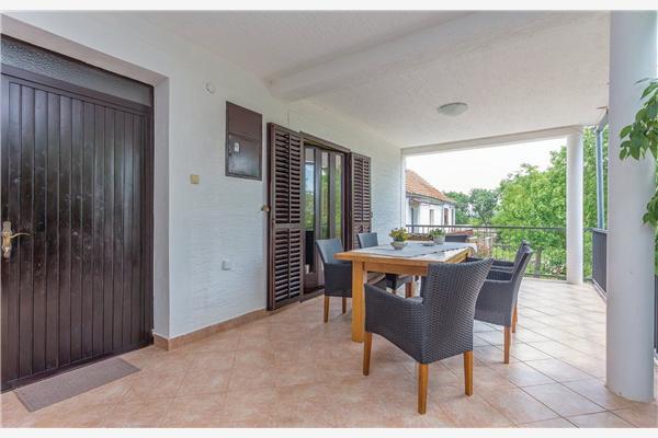 House K1, for 10 persons