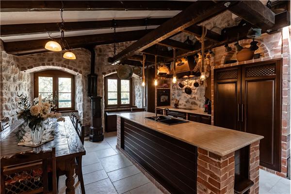 House K1, for 16 persons