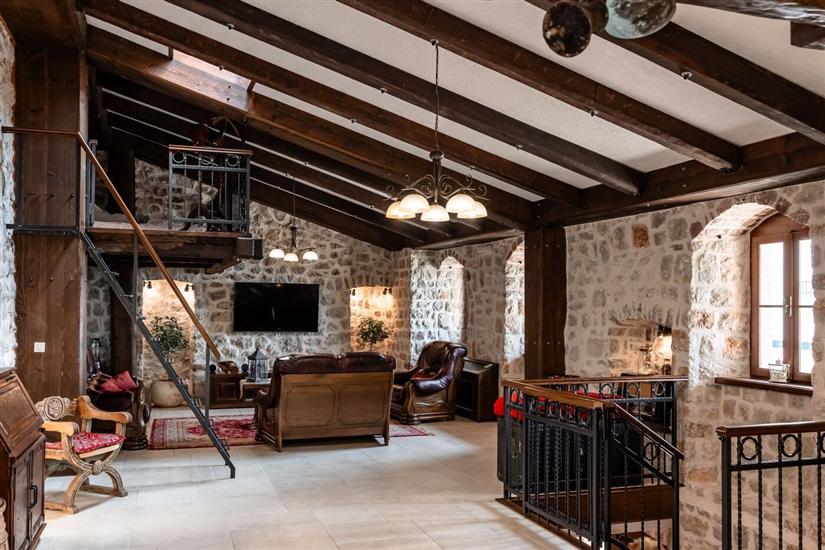 House K1, for 16 persons