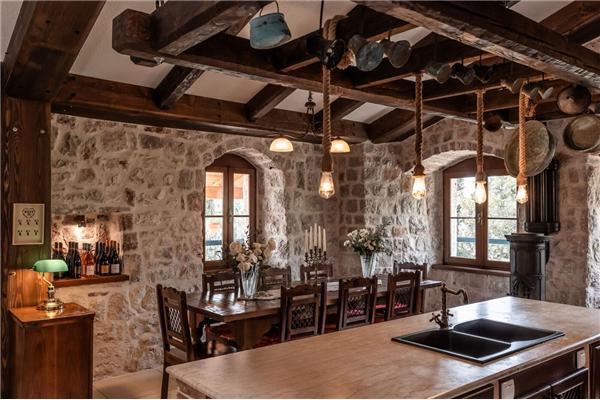 House K1, for 16 persons