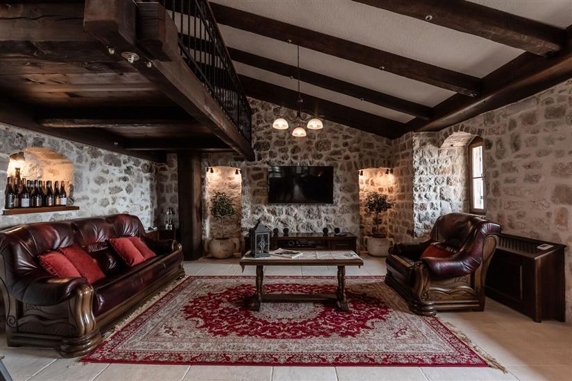 House K1, for 16 persons