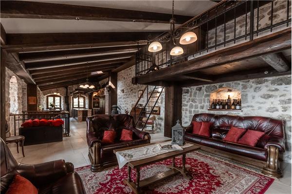 House K1, for 16 persons