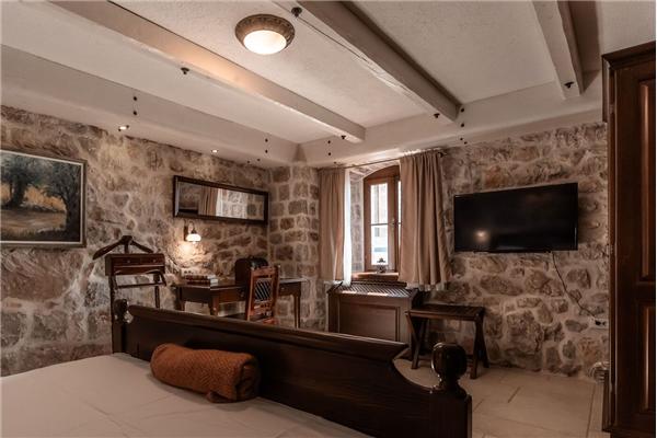 House K1, for 16 persons