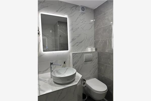 Room S4, for 3 persons