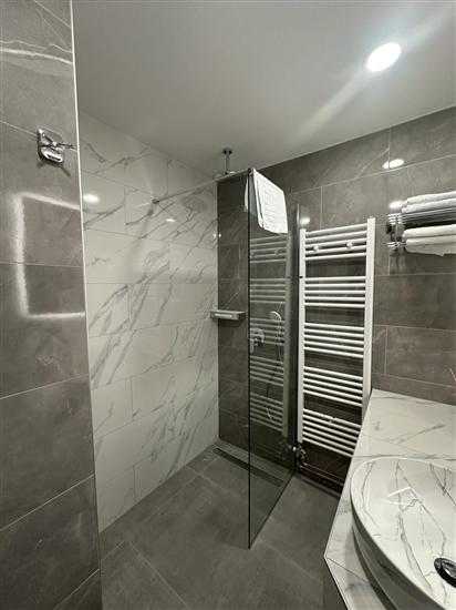 Room S4, for 3 persons