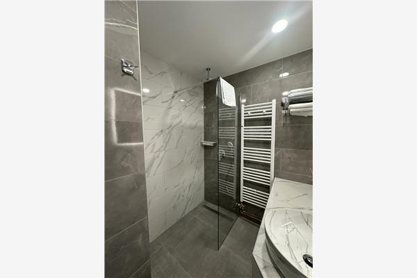 Room S4, for 3 persons