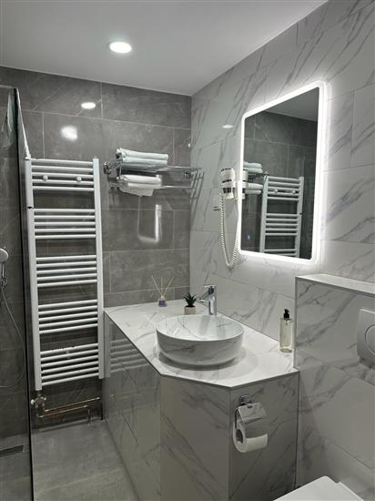 Room S4, for 3 persons