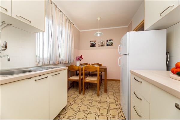 Apartment A1, for 5 persons