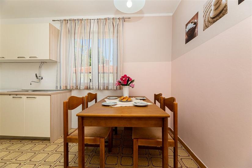 Apartment A1, for 5 persons