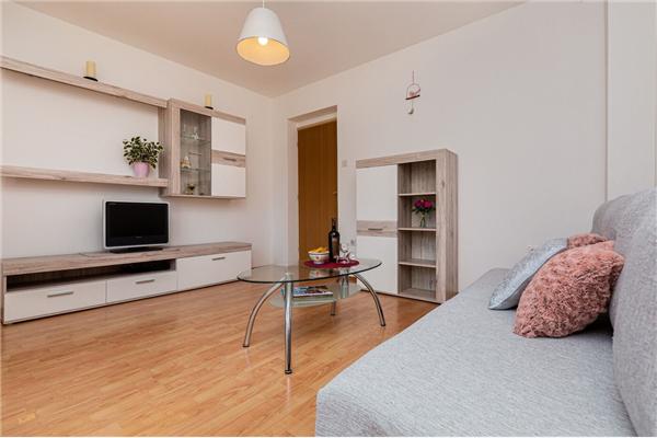 Apartment A1, for 5 persons