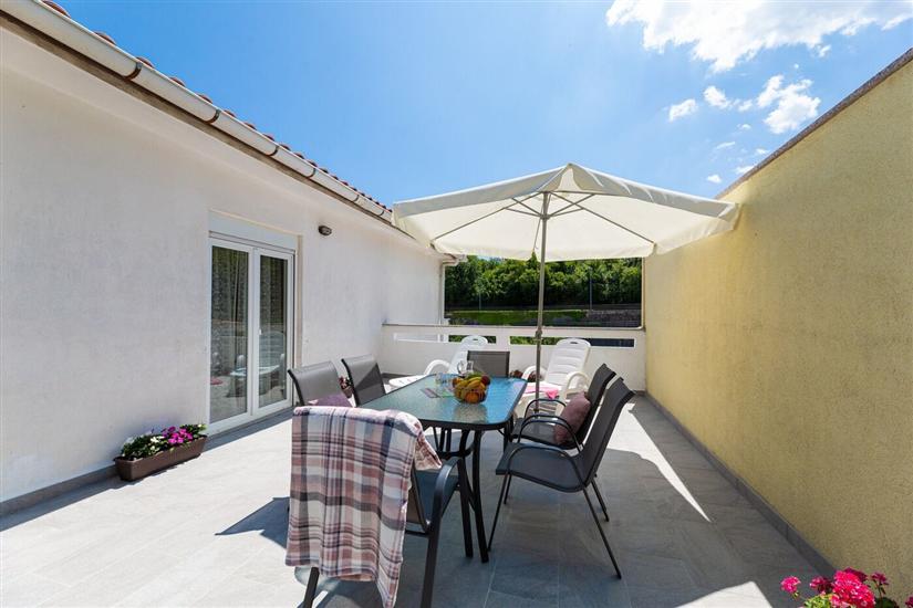 Apartment A1, for 5 persons