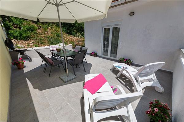 Apartment A1, for 5 persons