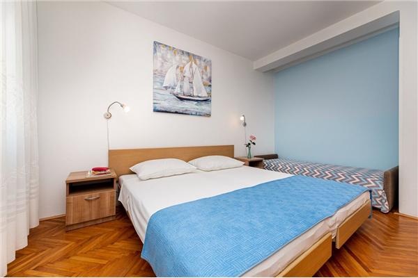 Apartment A1, for 5 persons