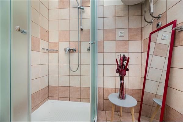 Apartment A1, for 5 persons