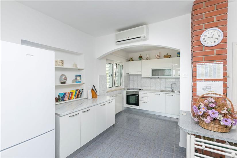 Apartment A1, for 6 persons