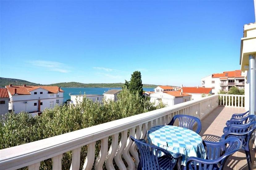 Apartment A3, for 6 persons