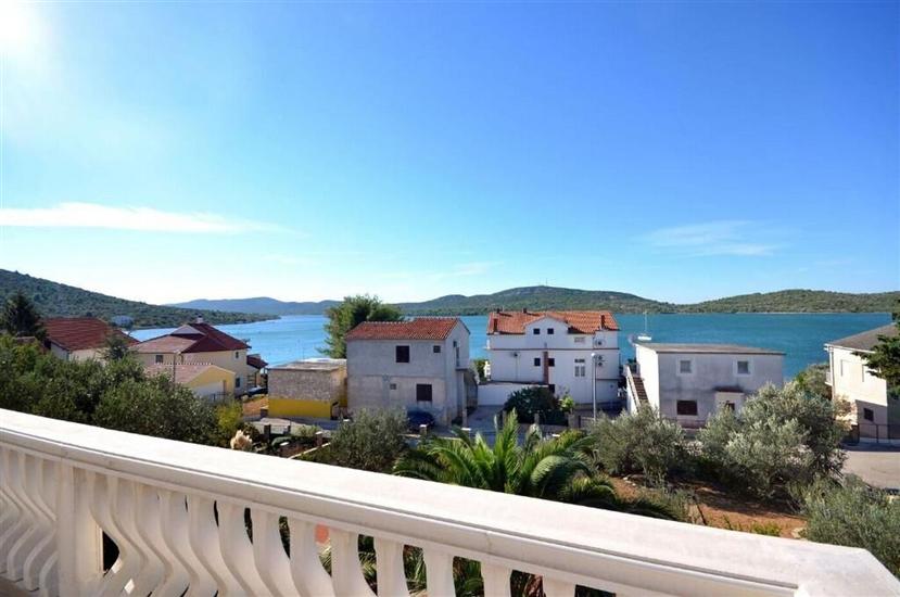 Apartment A3, for 6 persons