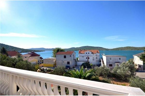 Apartment A3, for 6 persons