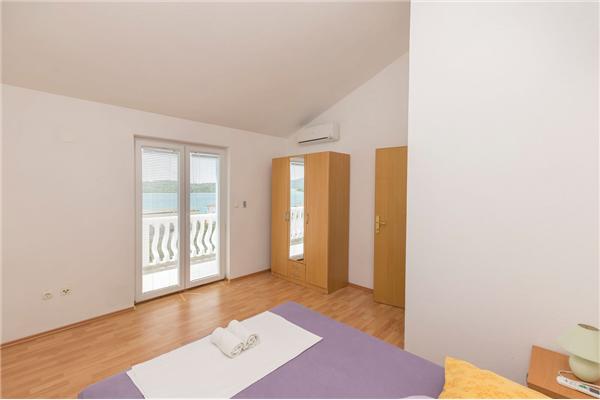 Apartment A3, for 6 persons