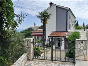 Apartment Branko Vrbnik - island Krk, Size 41.00 m2, Airline distance to town centre 100 m