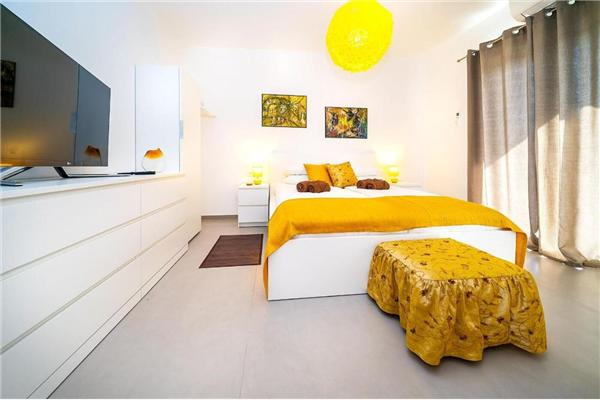 Apartment A1, for 5 persons