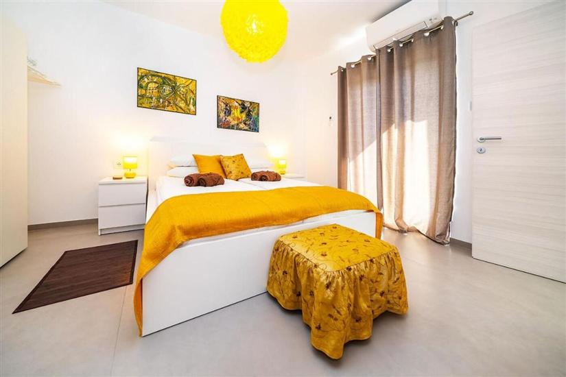 Apartment A1, for 5 persons