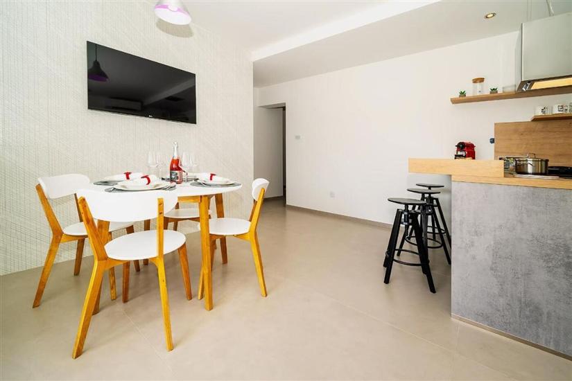Apartment A1, for 5 persons