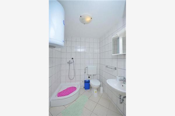 Apartment A1, for 5 persons