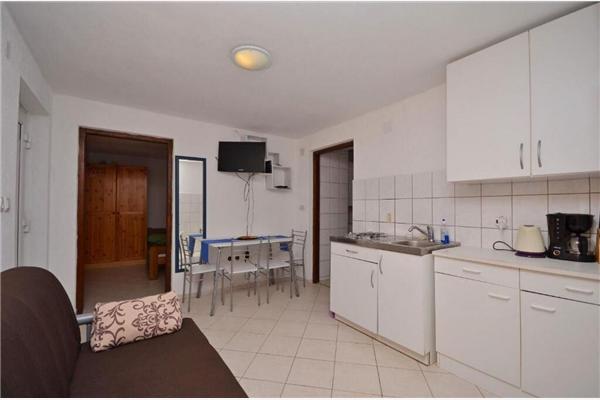 Apartment A1, for 5 persons