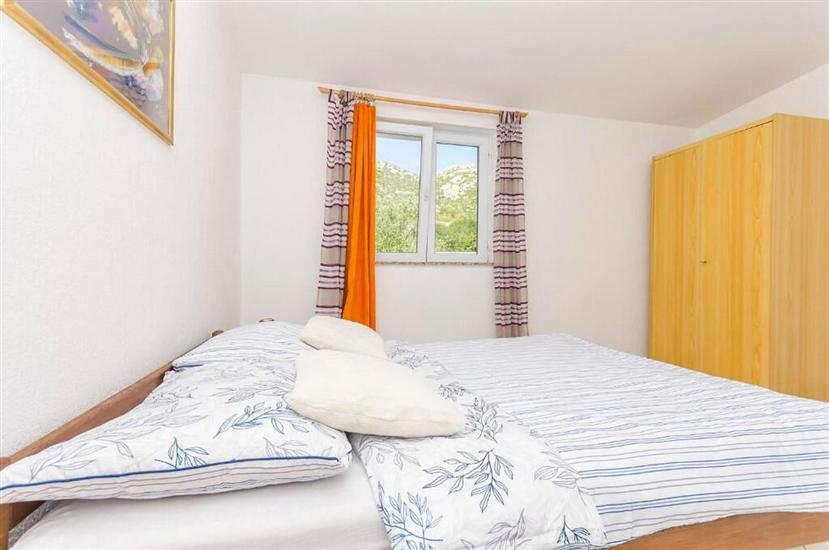 Apartment A2, for 3 persons