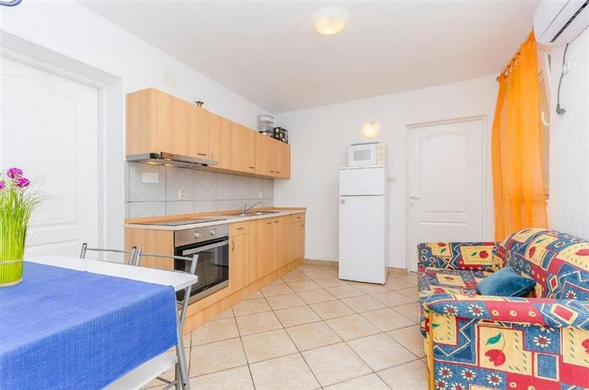 Apartment A4, for 5 persons