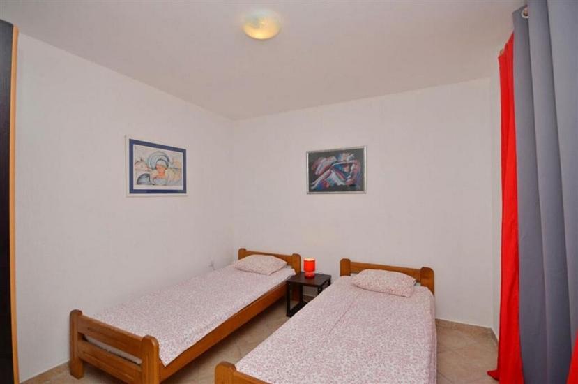 Apartment A4, for 5 persons