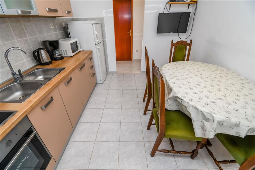 Apartment A2, for 5 persons