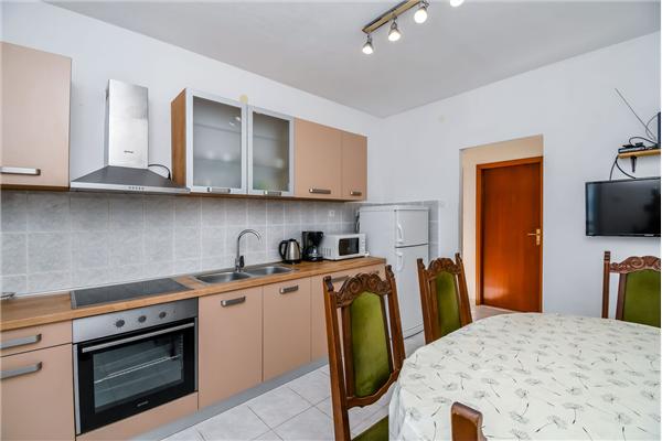 Apartment A2, for 5 persons