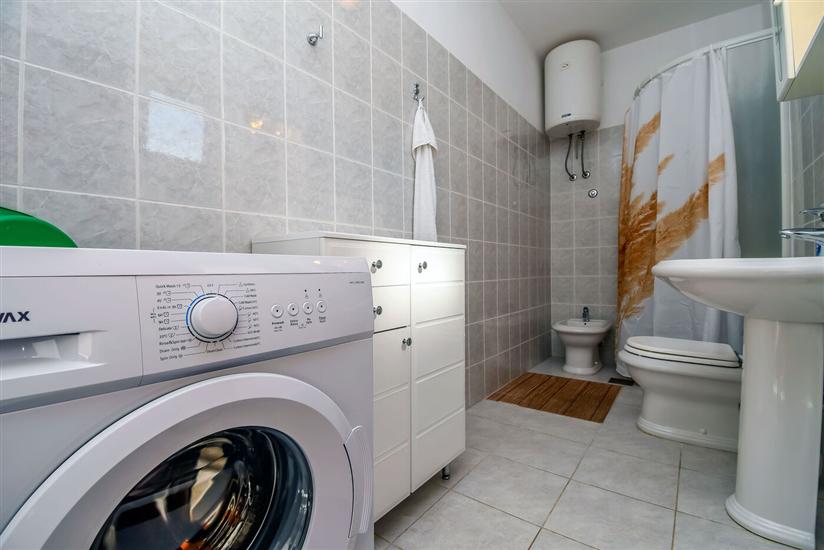 Apartment A2, for 5 persons