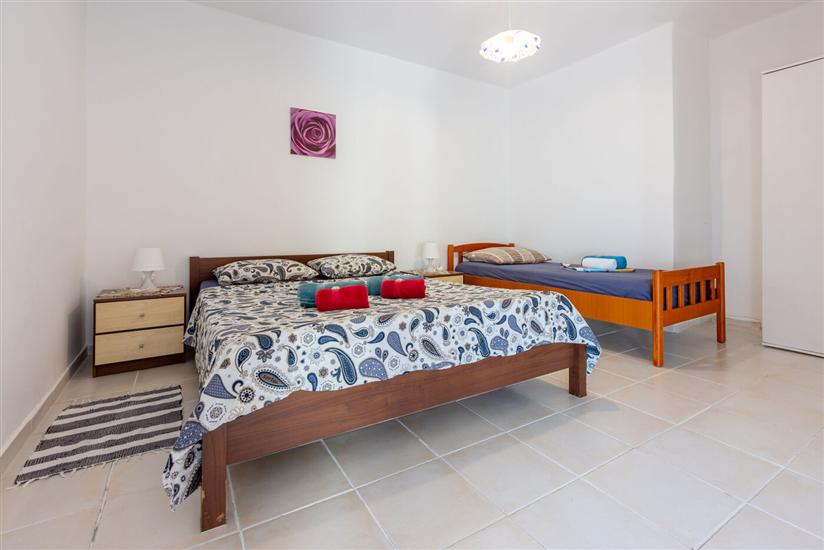 Apartment A1, for 5 persons