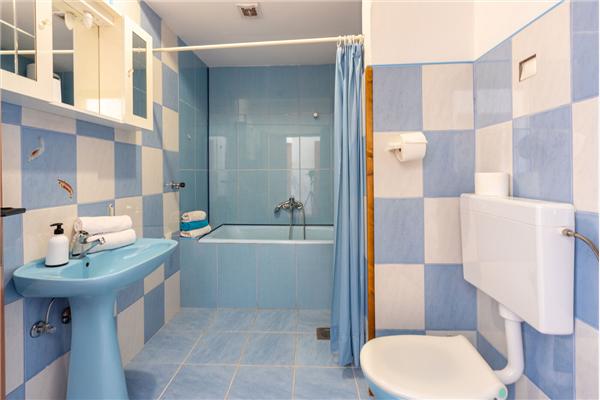 Apartment A1, for 5 persons