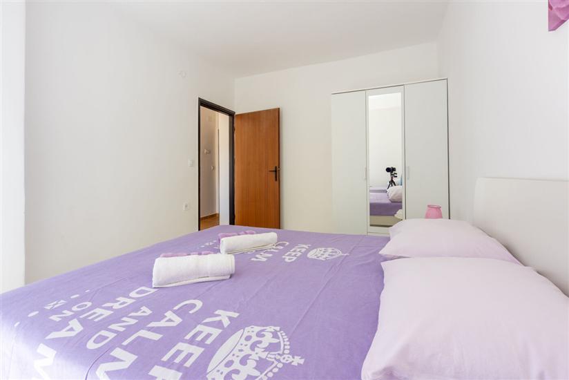 Apartment A1, for 5 persons