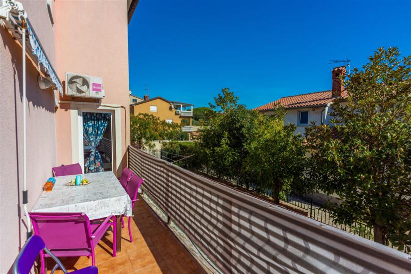 Apartment A1, for 5 persons