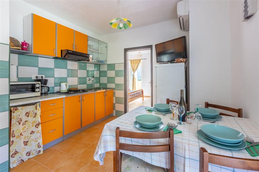 Apartment A2, for 5 persons