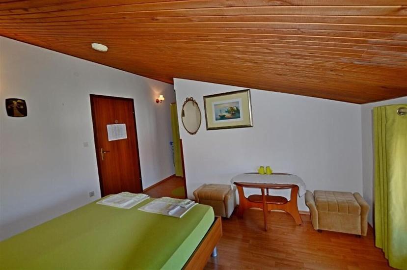 Room S3, for 2 persons