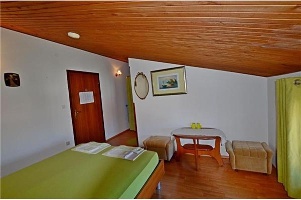 Room S3, for 2 persons